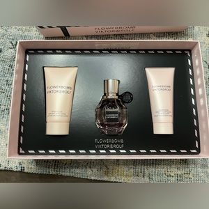 Flowerbomb Gift Set